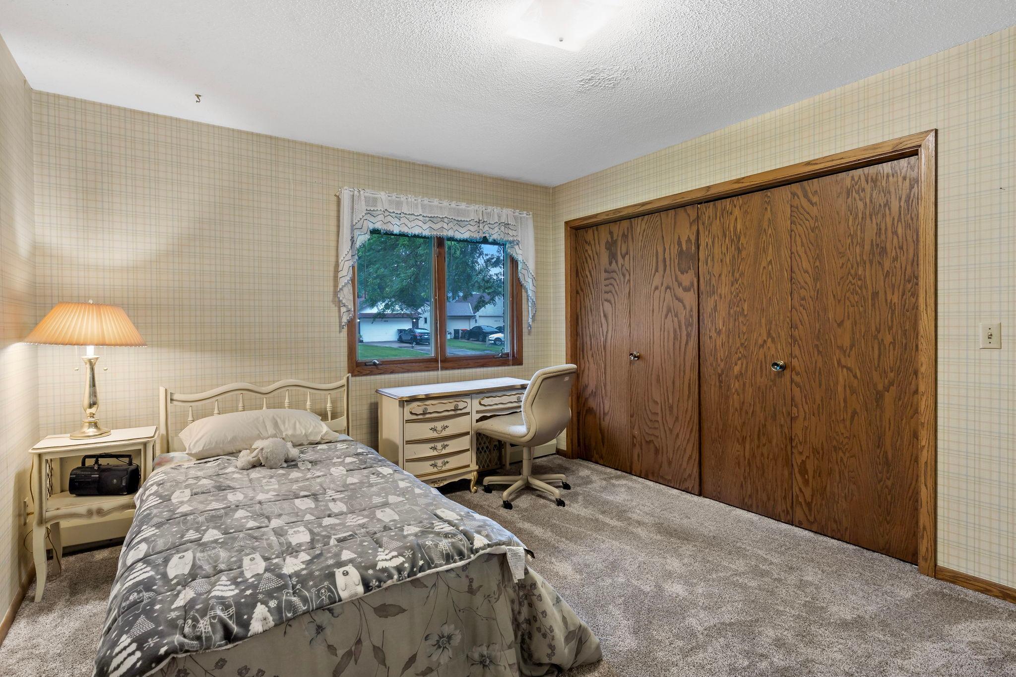 2217 Ripley Avenue Maplewood, MN 55109 - Photo 29 of 48