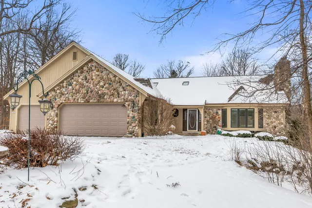 $599,900 | 14591 West Fieldpointe Court, New Berlin, WI 53151