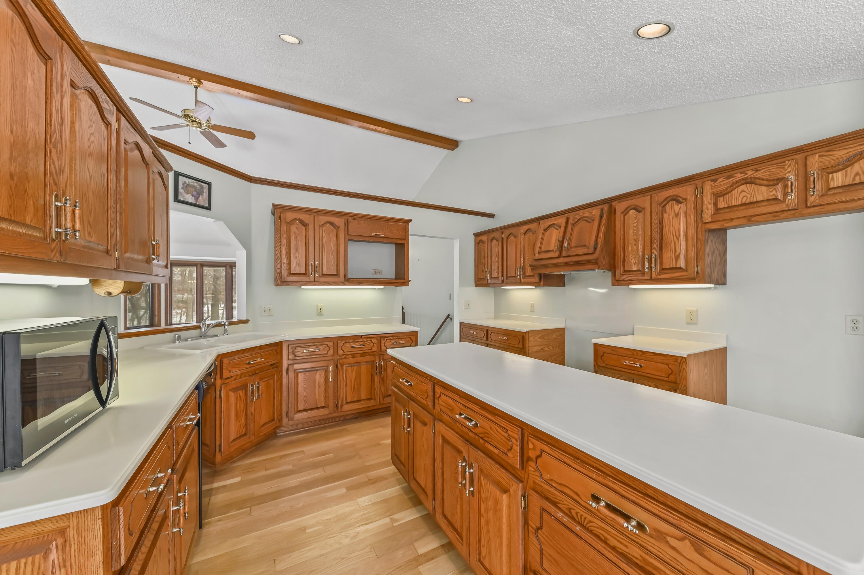 14591 West Fieldpointe Court New Berlin, WI 53151 - Photo 12 of 41 EUP_0034