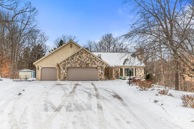 $599,900 | 14591 West Fieldpointe Court, New Berlin, WI 53151