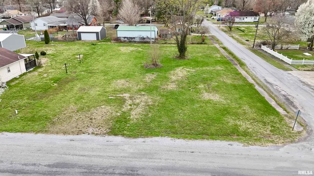 $9,900 | 1102 East 6th Street, West Frankfort, IL 62896