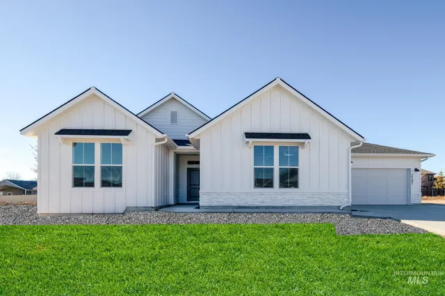$479,990 | 2101 North 7th St Mountain East, Mountain Home, ID 83647