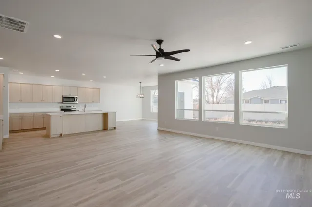 $479,990 | 2101 North 7th St Mountain East, Mountain Home, ID 83647