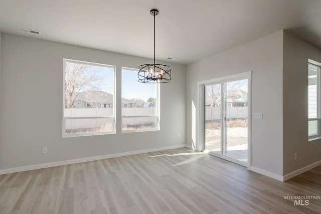 $479,990 | 2101 North 7th St Mountain East, Mountain Home, ID 83647