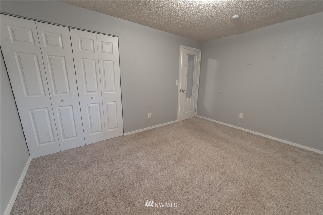 2619 164th Place Southeast Bothell, WA 98012 - Photo 9 of 19 a view of an empty room
