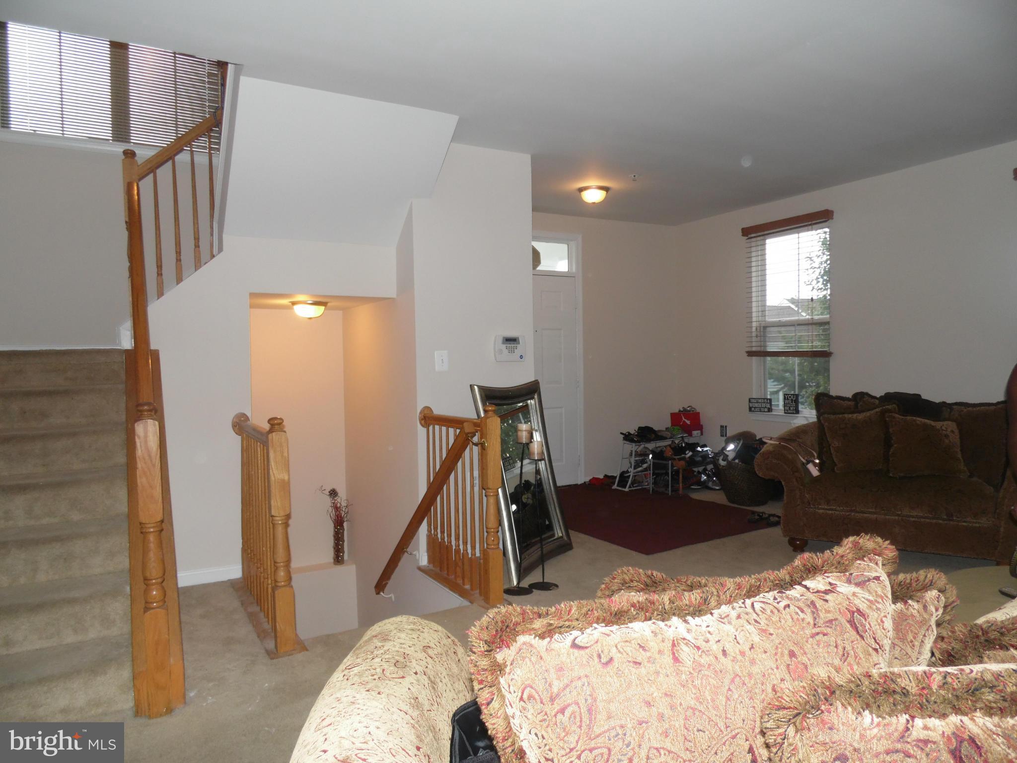 1855 Tubman Road Southeast Washington, DC 20020 - Photo 7 of 22 Living Room