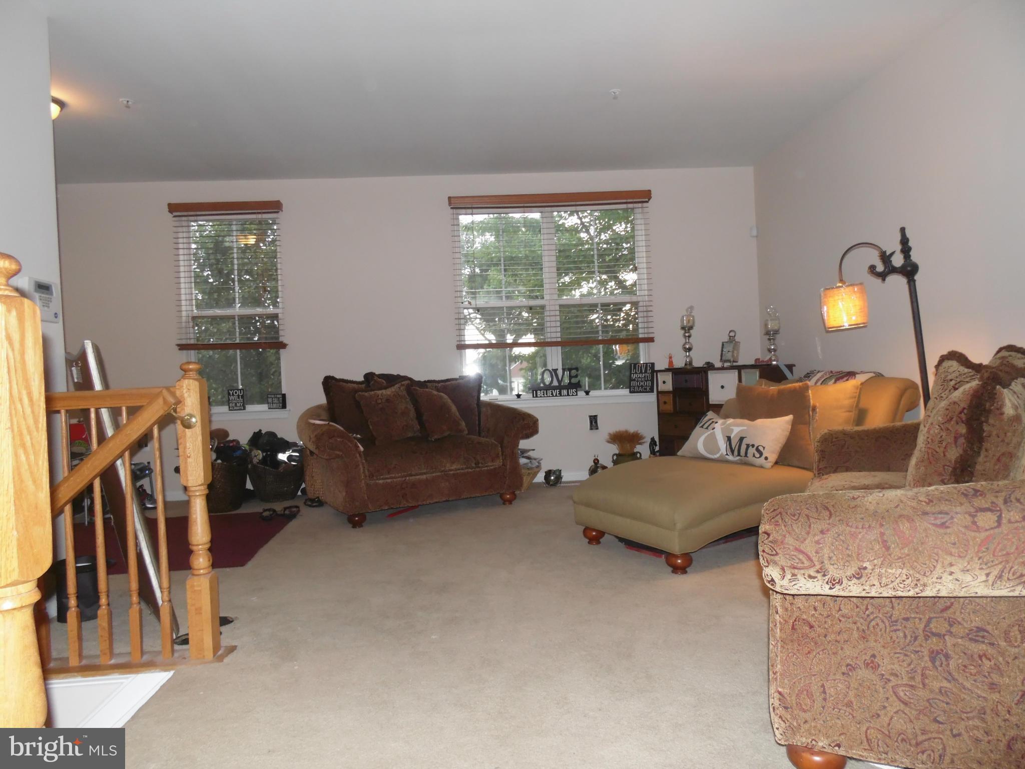 1855 Tubman Road Southeast Washington, DC 20020 - Photo 9 of 22 Living Room