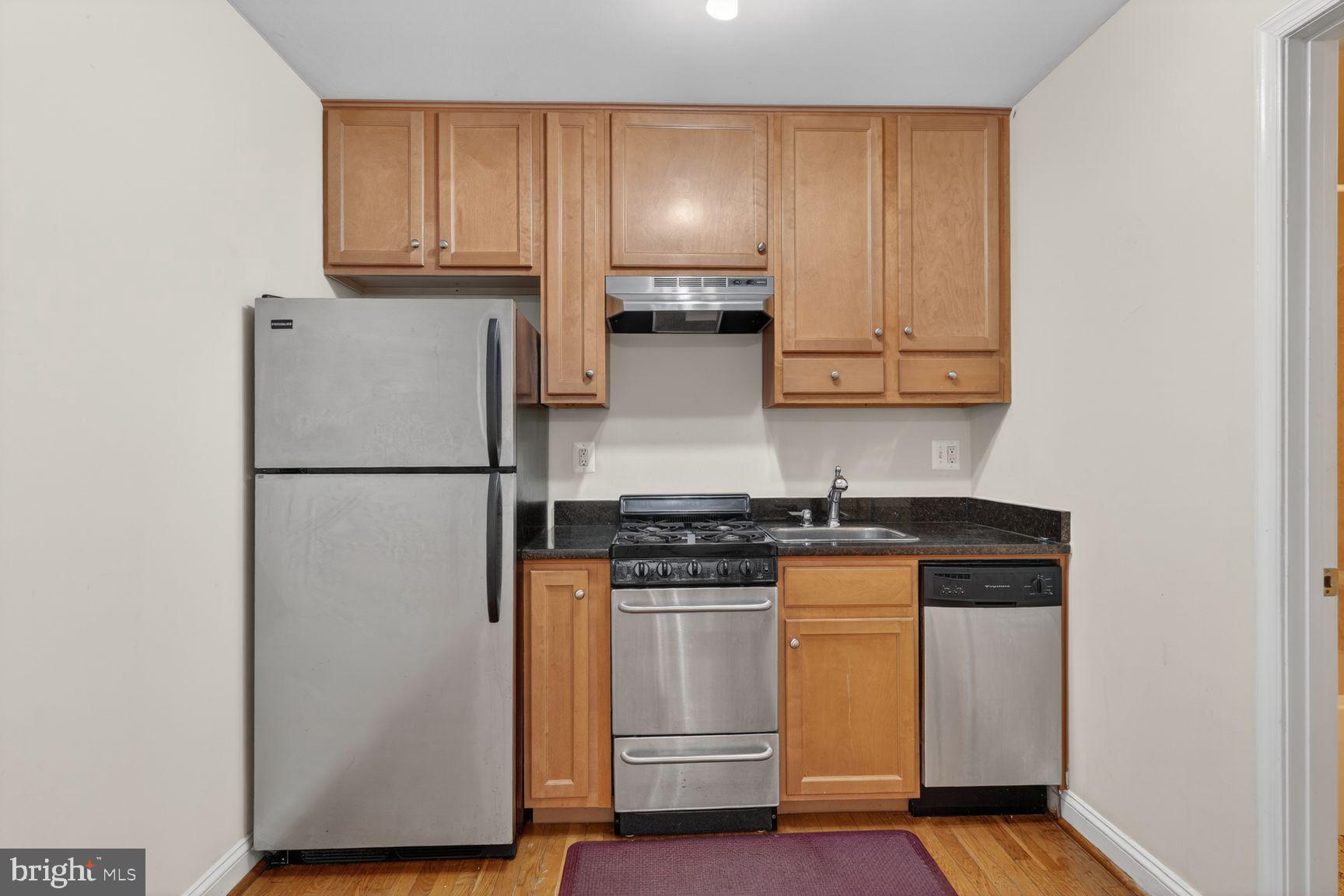 1820 Swann Street Northwest, Unit 4 Washington, DC 20009 - Photo 4 of 15 Kitchen