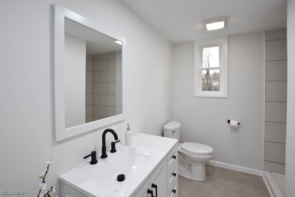 5070 Hills And Dales Road Northwest Canton, OH 44708 - Photo 29 of 35 Full Bathroom