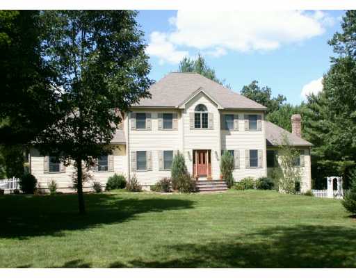 41 Chocolog Road Uxbridge, MA 01569 - Photo 1 of 8 Exterior Front.