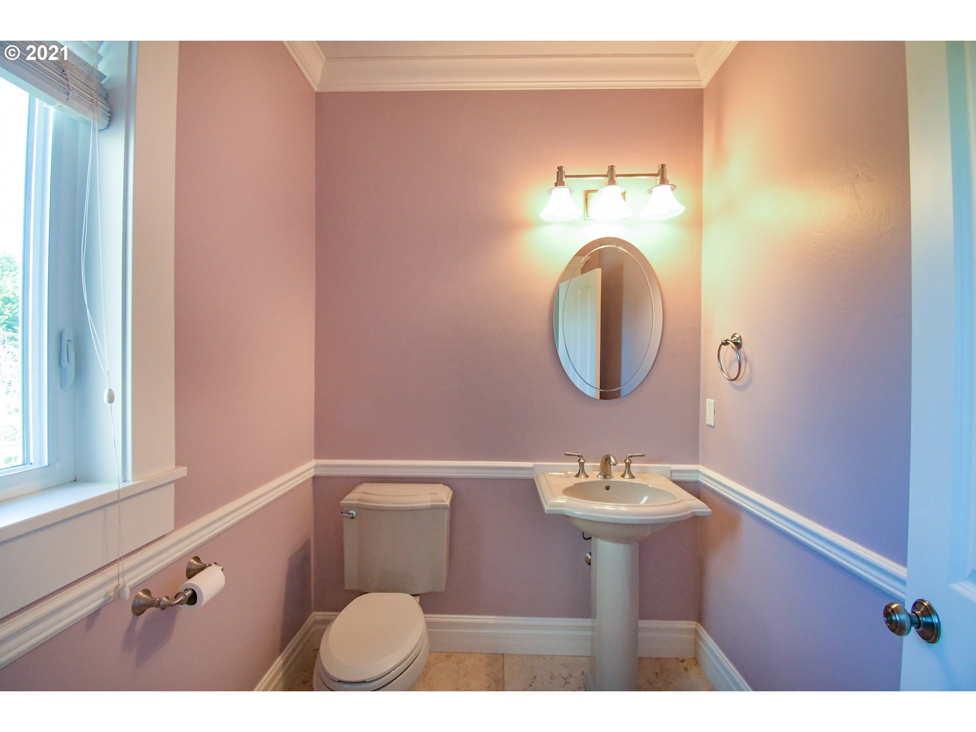 2529 Ridgemont Drive Eugene, OR 97405 - Photo 22 of 32 Gallery Image 22