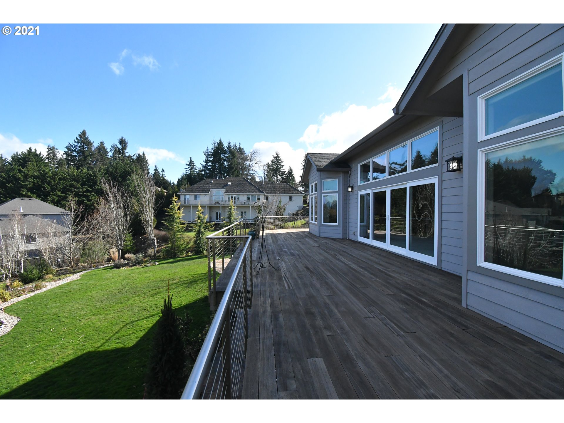 2529 Ridgemont Drive Eugene, OR 97405 - Photo 9 of 32 Gallery Image 9