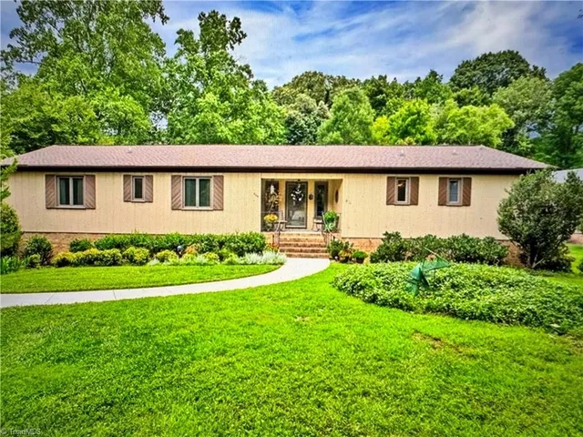 $545,000 | 904 Fairidge Drive, Jamestown, NC 27282