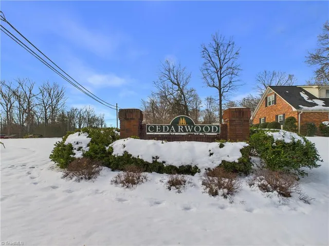 $545,000 | 904 Fairidge Drive, Jamestown, NC 27282