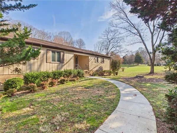 $545,000 | 904 Fairidge Drive, Jamestown, NC 27282