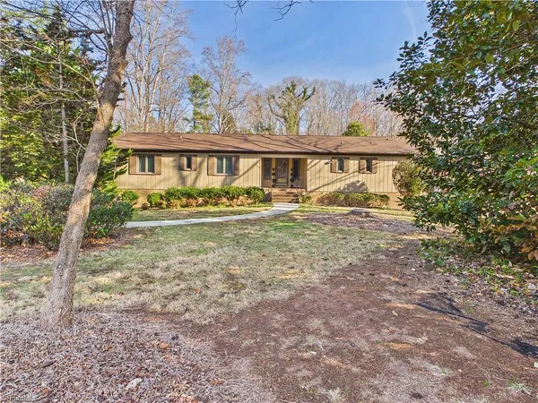 $545,000 | 904 Fairidge Drive, Jamestown, NC 27282