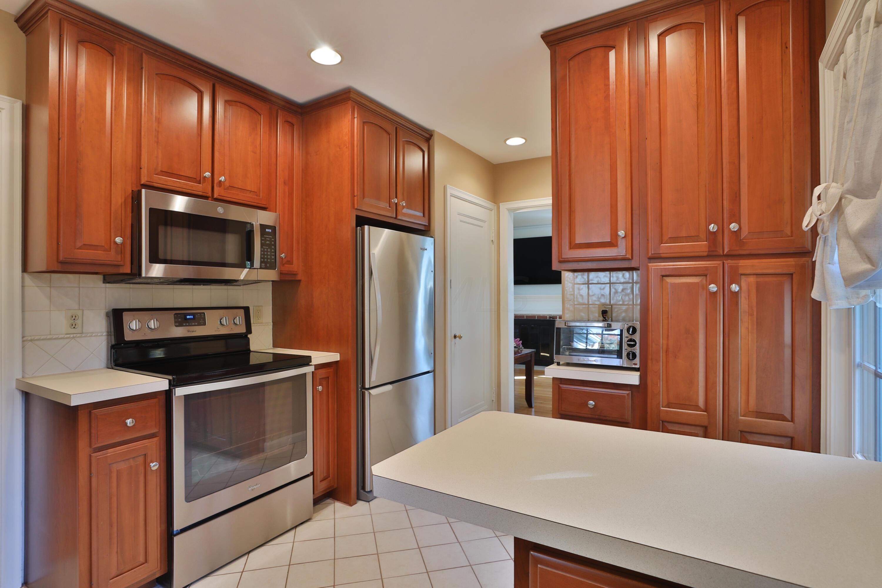 2241 Fishinger Road Columbus, OH 43221 - Photo 15 of 39 2241-Fishinger-15