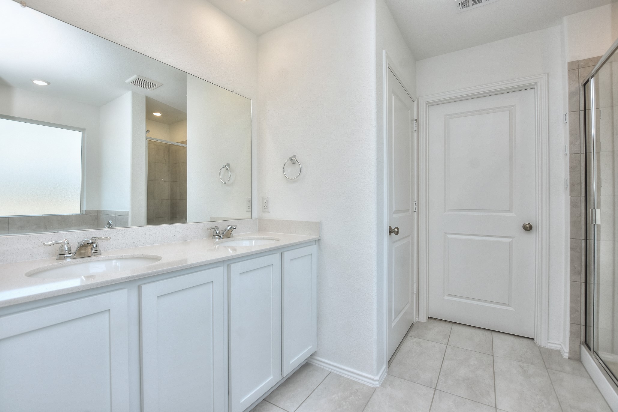 2221 Four Waters Loop Georgetown, TX 78628 - Photo 26 of 40 Primary Bathroom