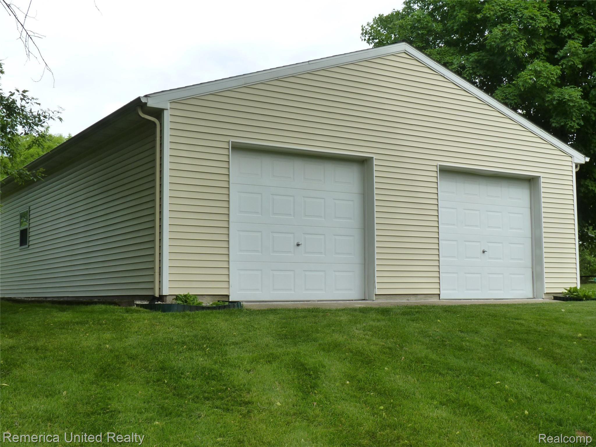 945 Old Plank Road Milford, MI 48381 - Photo 25 of 26 POLE BARN VIEW#2