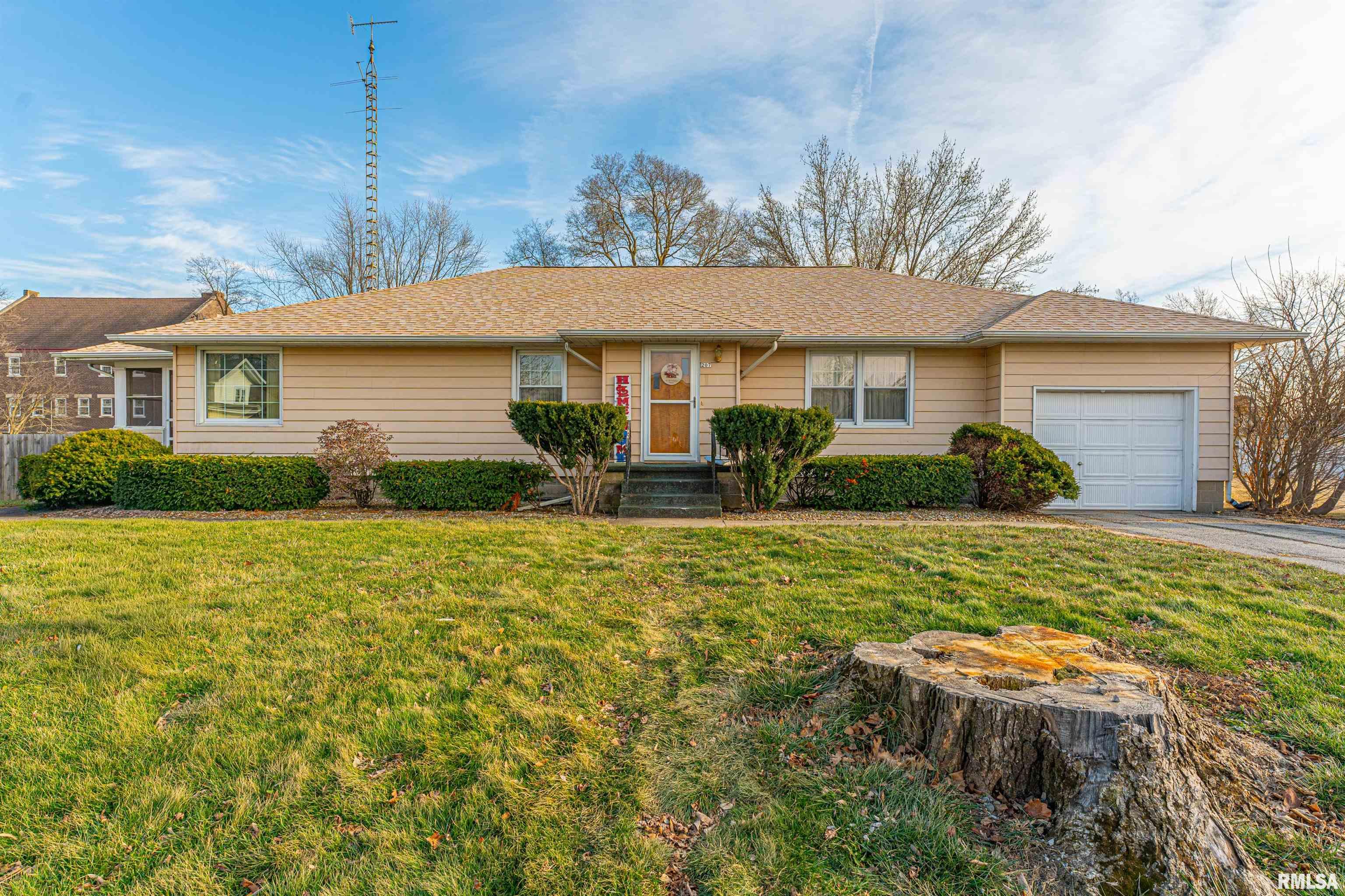 207 Southwest 3rd Street Atlanta, IL 61723 - Photo 1 of 32