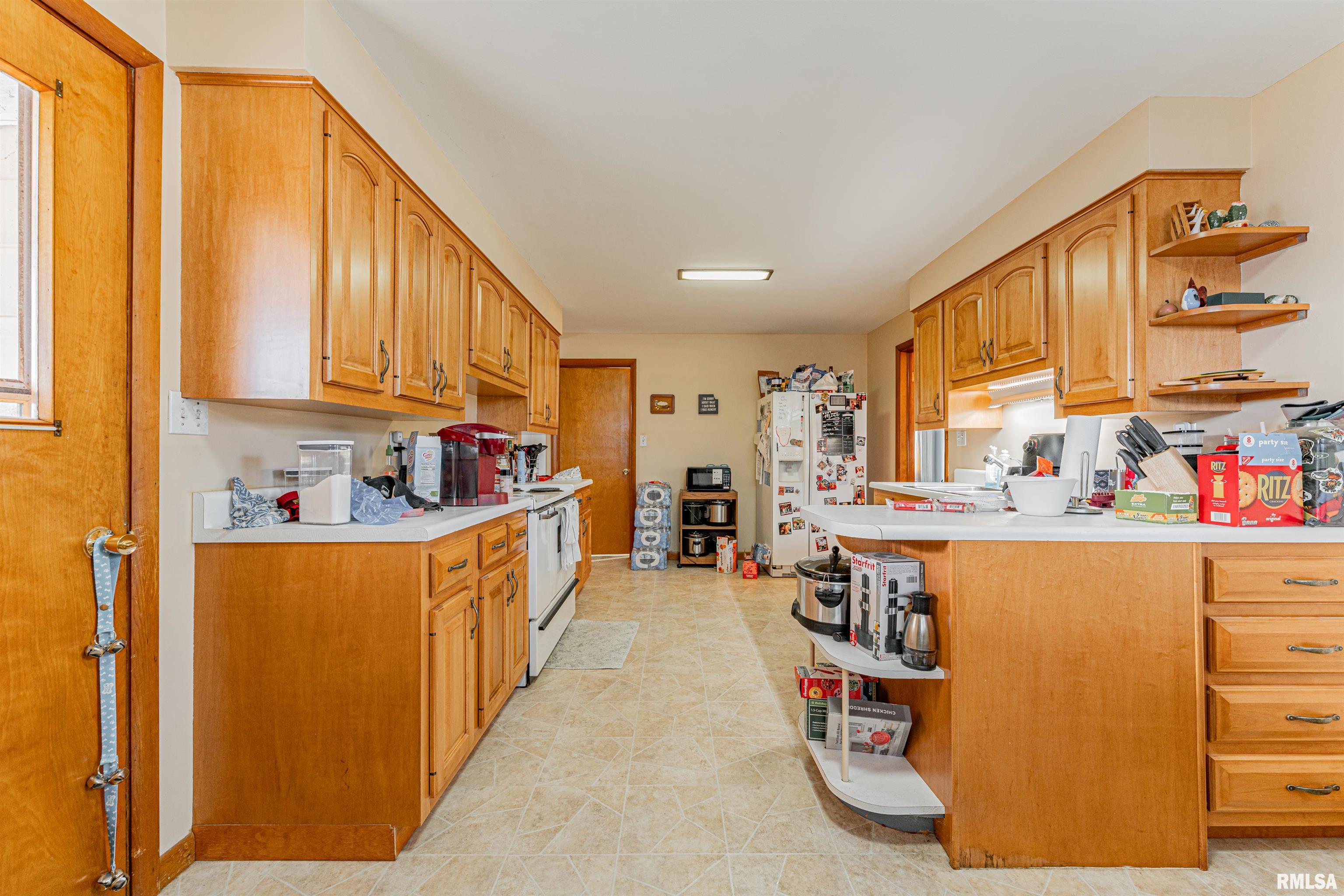 207 Southwest 3rd Street Atlanta, IL 61723 - Photo 14 of 32