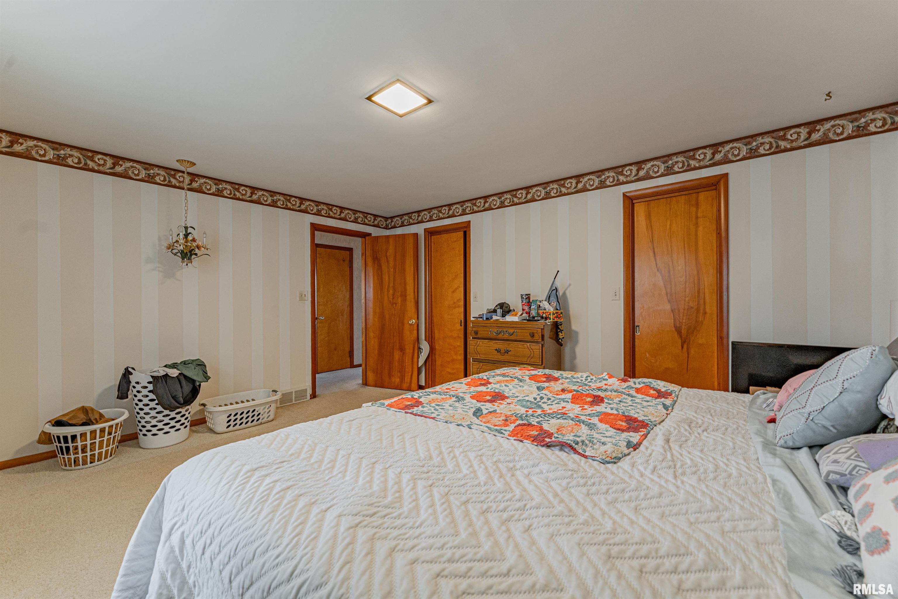 207 Southwest 3rd Street Atlanta, IL 61723 - Photo 17 of 32