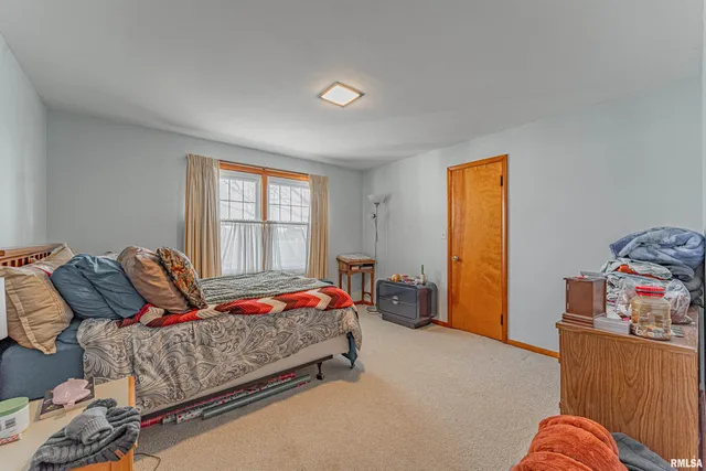 $195,000 | 207 Southwest 3rd Street, Atlanta, IL 61723