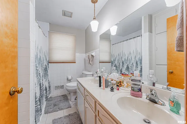 $195,000 | 207 Southwest 3rd Street, Atlanta, IL 61723