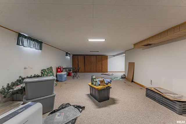 $195,000 | 207 Southwest 3rd Street, Atlanta, IL 61723