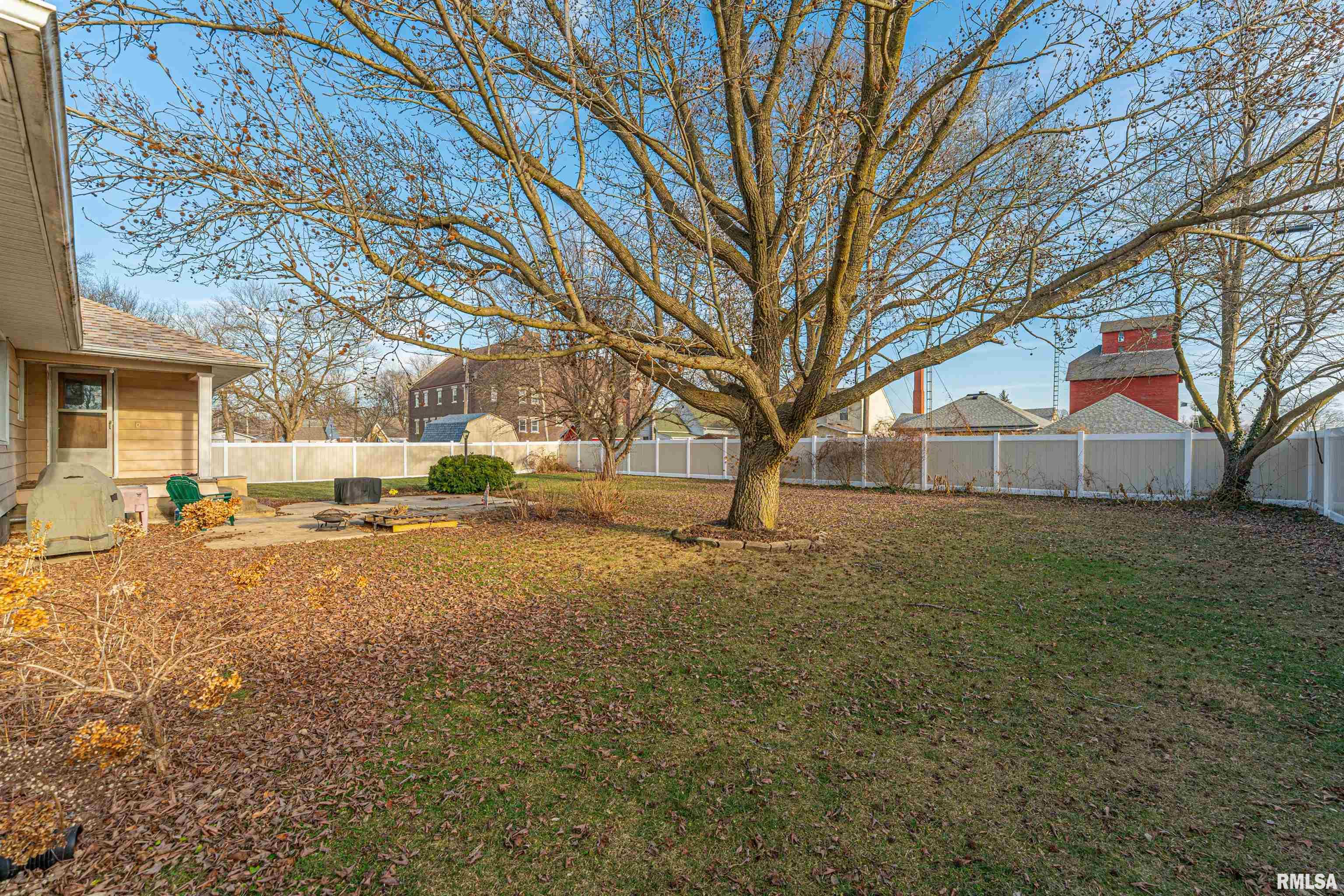 207 Southwest 3rd Street Atlanta, IL 61723 - Photo 27 of 32