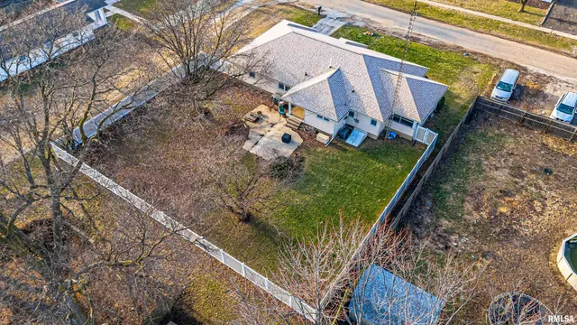 $195,000 | 207 Southwest 3rd Street, Atlanta, IL 61723