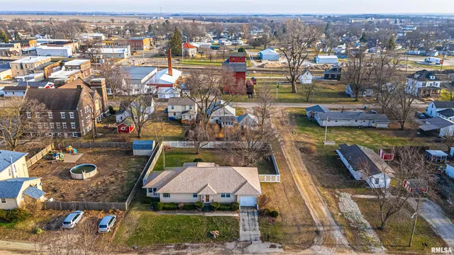 $195,000 | 207 Southwest 3rd Street, Atlanta, IL 61723