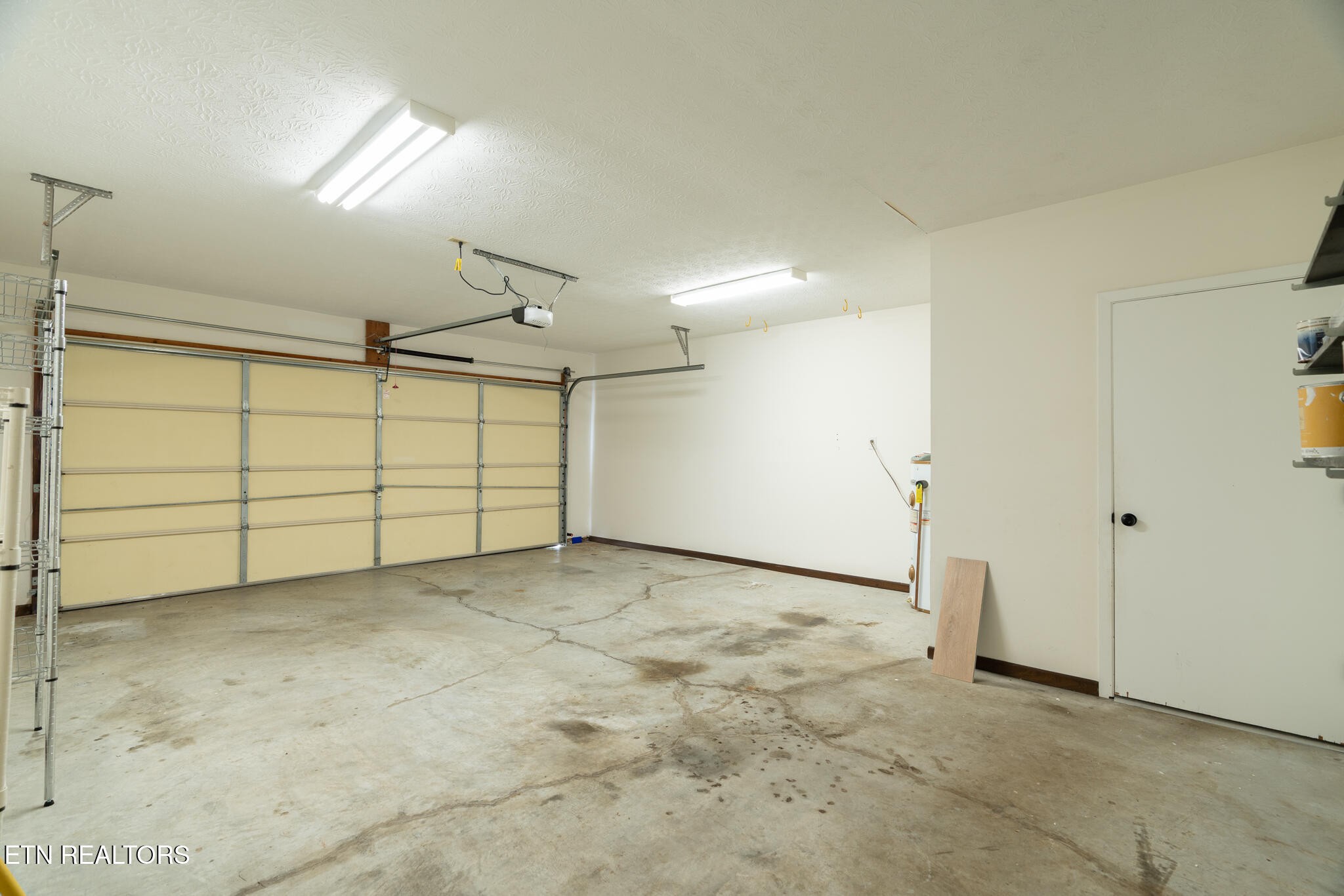 520 Harrow Road Knoxville, TN 37934 - Photo 29 of 42 a view of garage