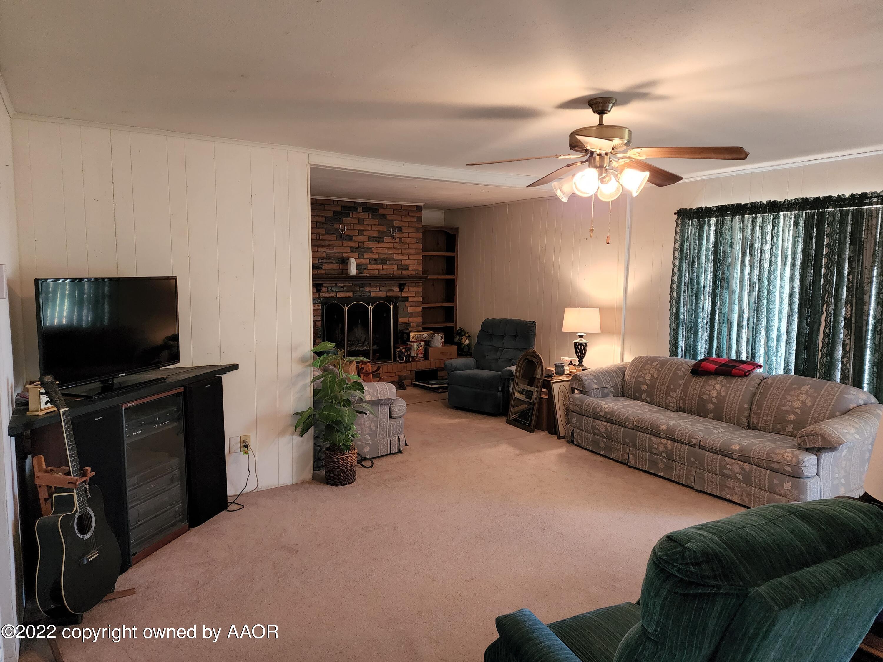 3731 Fm 2587 Vega, TX 79092 - Photo 4 of 31 Living Room 2