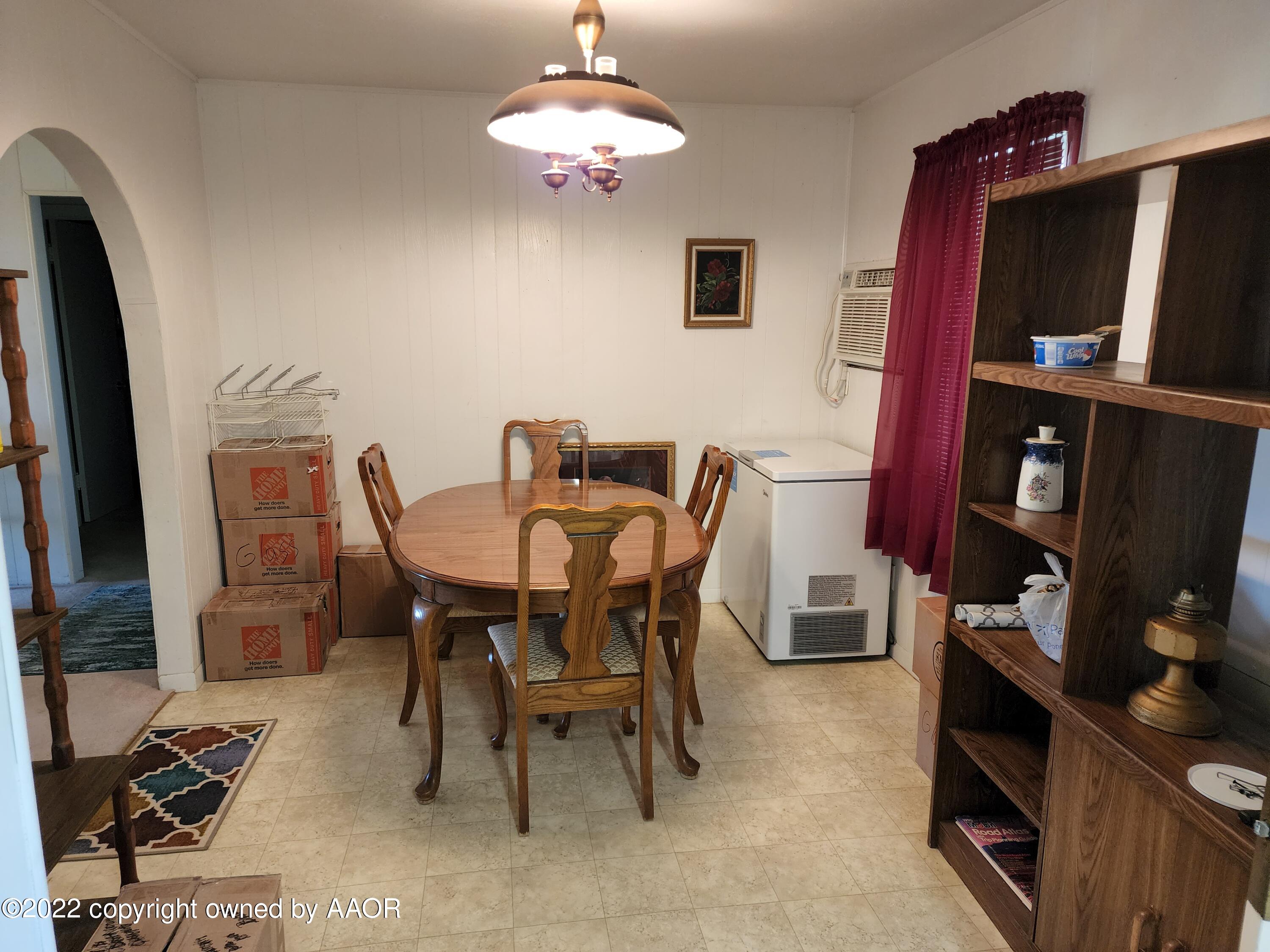 3731 Fm 2587 Vega, TX 79092 - Photo 8 of 31 Dining room