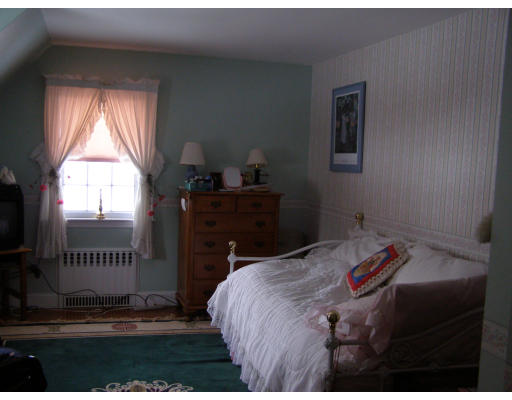 44 Rouville Avenue Gardner, MA 01440 - Photo 7 of 9 Gallery Image 7