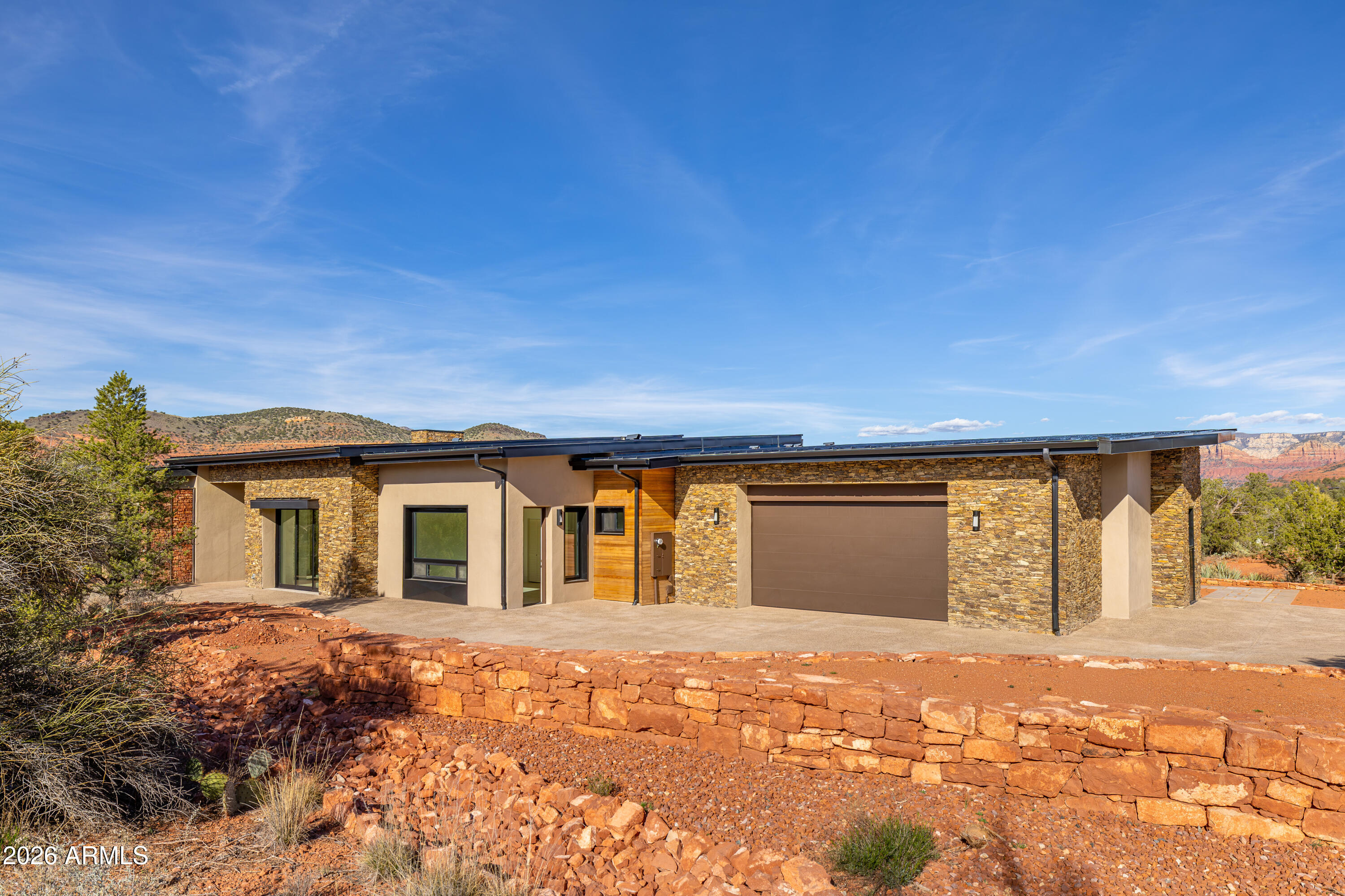 10 Amber Cliffs Way Sedona, AZ 86336 - Photo 8 of 60 Garage and Entrance