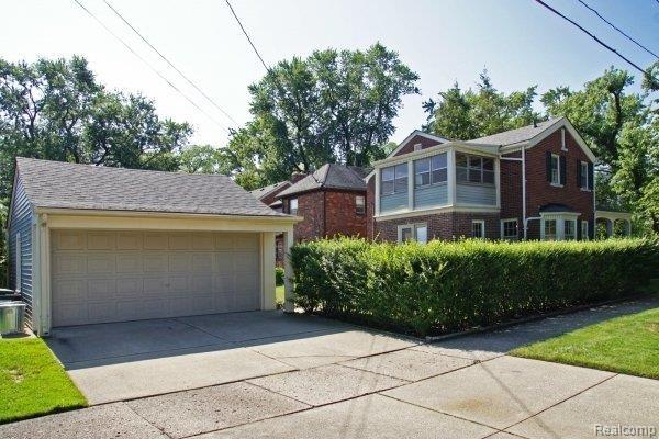 354 Moran Road Grosse Pointe, MI 48236 - Photo 5 of 11 DSC09572