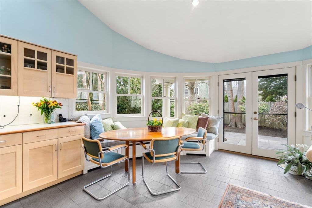 16 Miles Standish Road Marblehead, MA 01945 - Photo 12 of 32