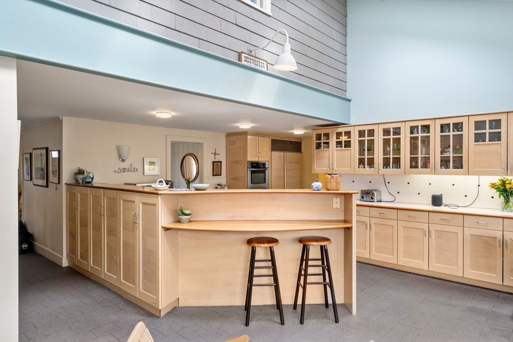 16 Miles Standish Road Marblehead, MA 01945 - Photo 13 of 32