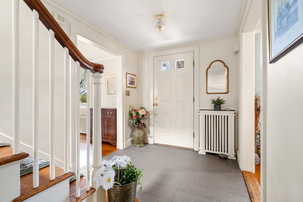 16 Miles Standish Road Marblehead, MA 01945 - Photo 17 of 32