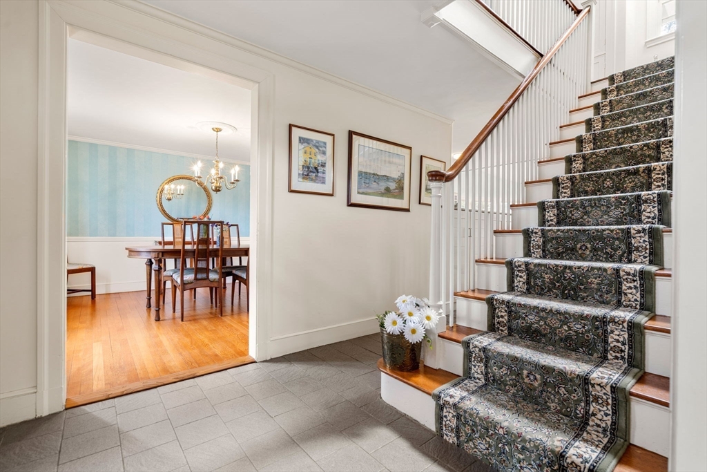 16 Miles Standish Road Marblehead, MA 01945 - Photo 18 of 32