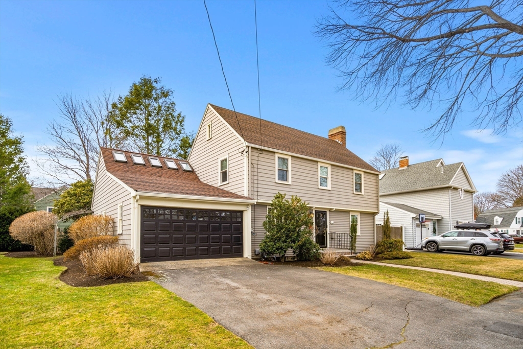 16 Miles Standish Road Marblehead, MA 01945 - Photo 2 of 32