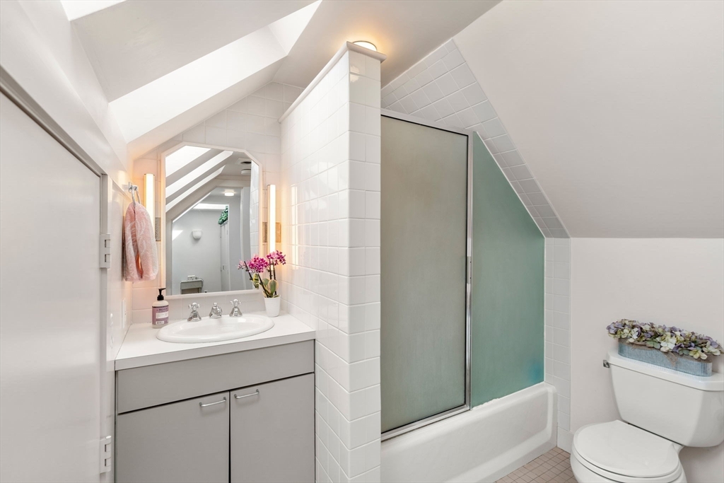 16 Miles Standish Road Marblehead, MA 01945 - Photo 24 of 32