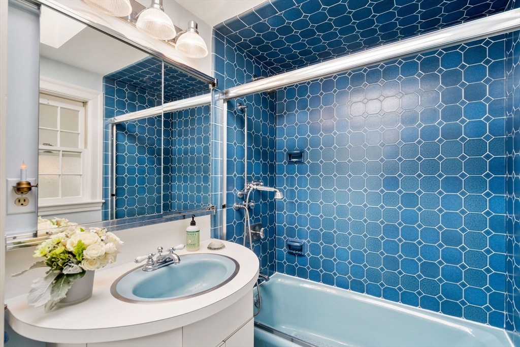 16 Miles Standish Road Marblehead, MA 01945 - Photo 26 of 32