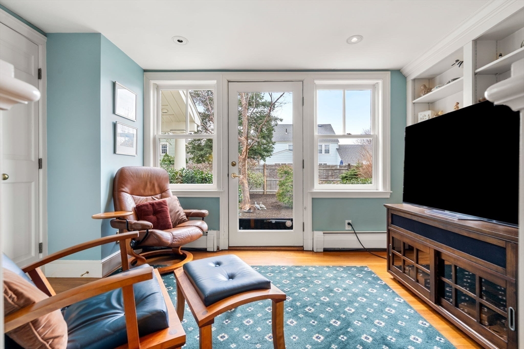 16 Miles Standish Road Marblehead, MA 01945 - Photo 5 of 32