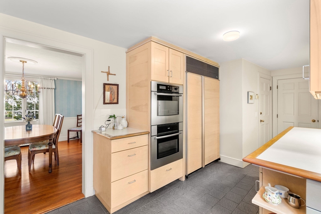 16 Miles Standish Road Marblehead, MA 01945 - Photo 9 of 32