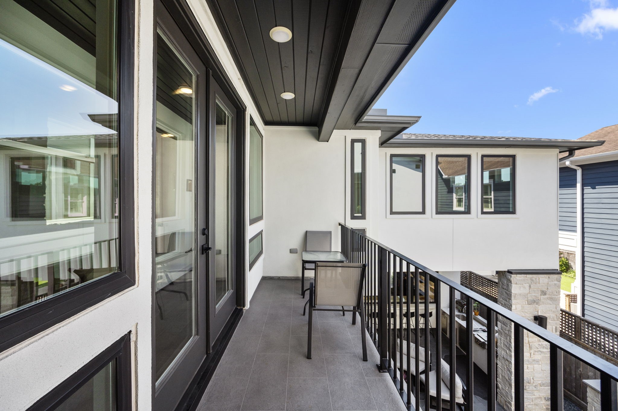 424 Redan Street Houston, TX 77009 - Photo 33 of 47 Outdoor balcony to enjoy the outdoors. It also leads to the office in Casita.