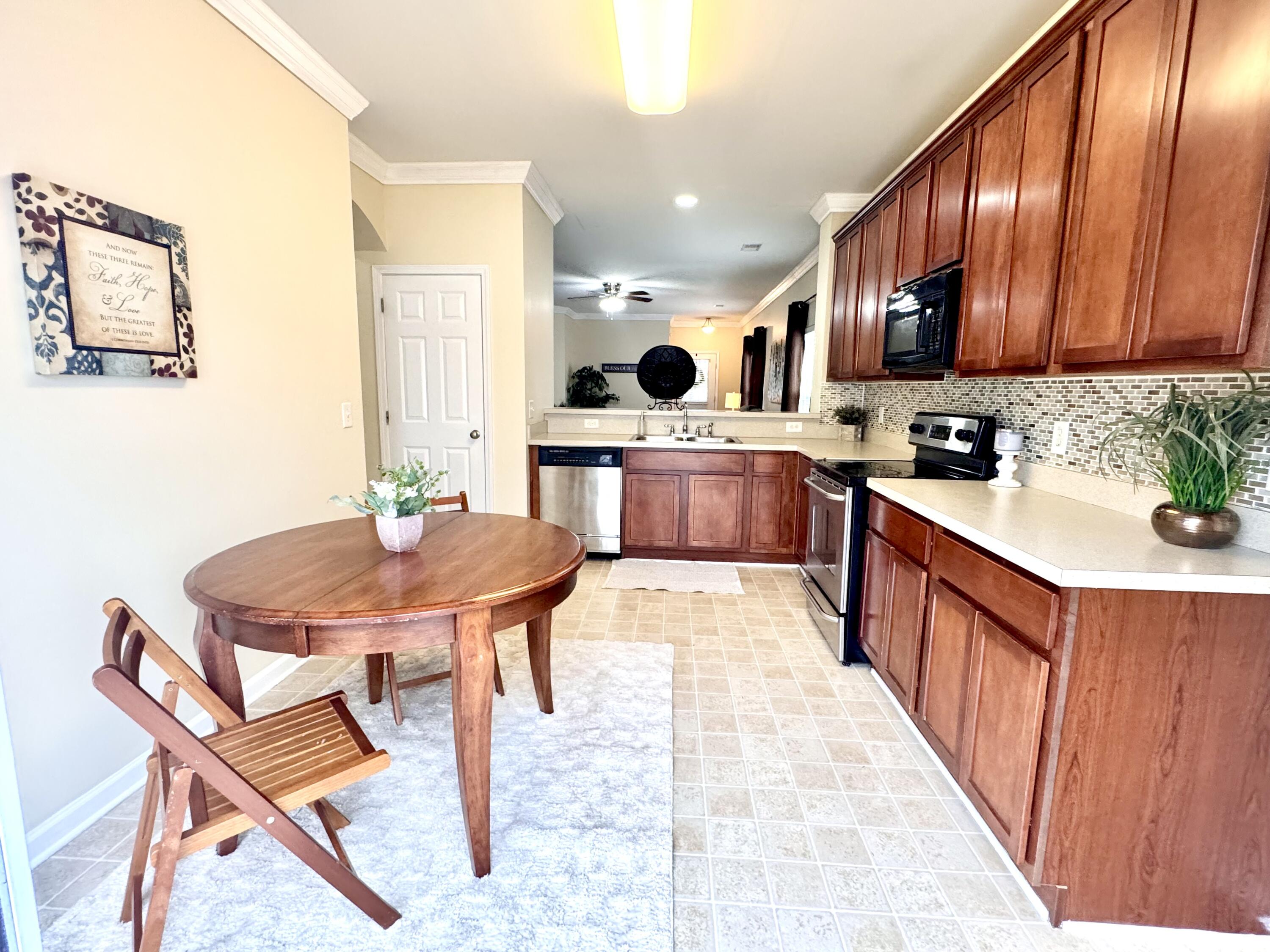 202 Summer View Road Summerville, SC 29486 - Photo 17 of 22 Kitchen