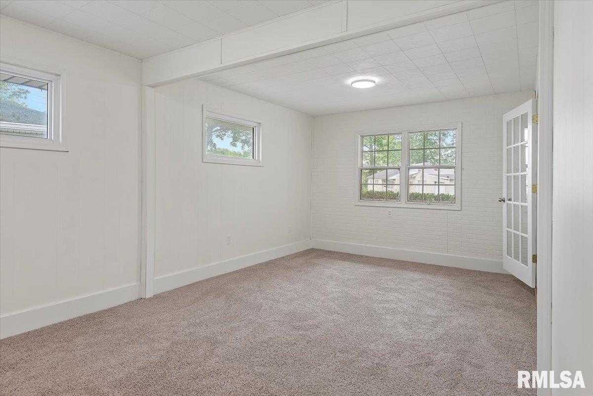 3225 Saxony Road Springfield, IL 62703 - Photo 13 of 31